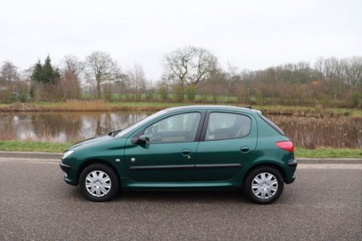 Peugeot 206 - 1.6-16V Roland Garros automaat leder climate control panoramadak trekhaak - 1