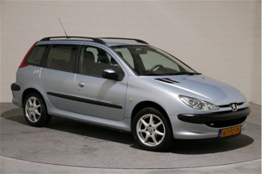 Peugeot 206 SW - 1.4 Air-line, Stationcar 2e Eig. Boekjes, Airco, Audio .. Bovengemiddeld netjes - 1