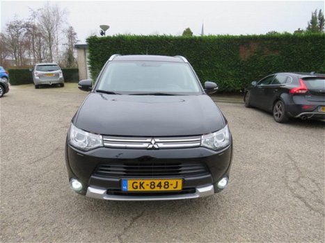 Mitsubishi Outlander - 2.0 PHEV Limited Edition X-Line Panorama, Leer, Xenon, vol opties AANBIEDING - 1