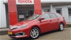 Toyota Auris Touring Sports - 1.8 Hybrid Business Pro | Panoramadak | Sensoren V+A | Trekhaak - 1 - Thumbnail