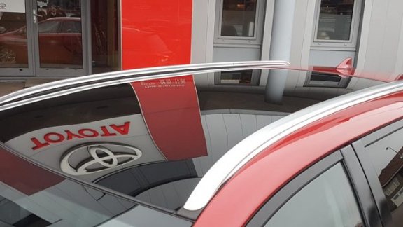 Toyota Auris Touring Sports - 1.8 Hybrid Business Pro | Panoramadak | Sensoren V+A | Trekhaak - 1