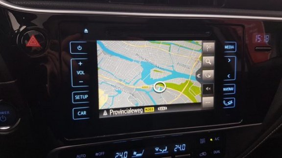 Toyota Auris Touring Sports - 1.8 Hybrid Business Pro | Panoramadak | Sensoren V+A | Trekhaak - 1