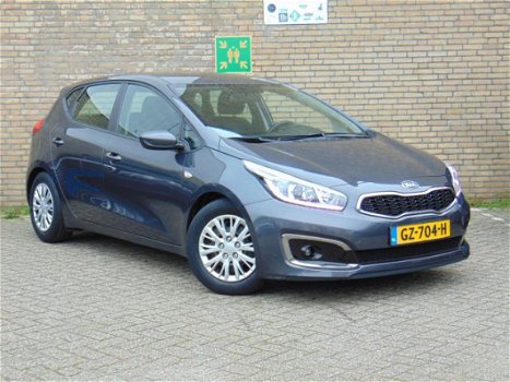 Kia Cee'd - 1.0i Turbo Navigator | Navi | Climate & Cruise control | Bluetooth | Metallic lak | Deal - 1