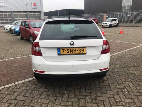 Skoda Rapid Spaceback - 1.2 TSI Greentech Elegance Businessline Pro Navigatie, parkeersensoren, lich - 1