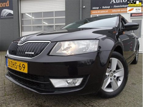 Skoda Octavia Combi - 1.6 TDI Greenline Businessline 6 bak van 1ste eig en parkeersensoren en naviga - 1