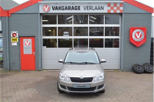 Skoda Fabia Combi - 1.2 TSI Elegance Wnterbanden aanwezig - 1