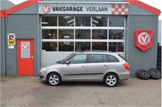 Skoda Fabia Combi - 1.2 TSI Elegance Wnterbanden aanwezig