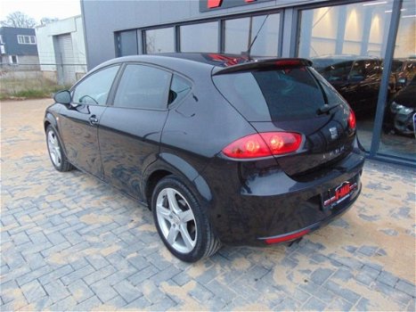 Seat Leon - 1.8 TSI DSG Business High Nap Xenon Navi Clima Cruise - 1