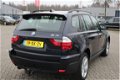 BMW X3 - 2.0i Executive Anniversary Deze auto moet nog gereinigd worden. navigatie, radio cd speler - 1 - Thumbnail