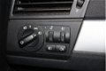 BMW X3 - 2.0i Executive Anniversary Deze auto moet nog gereinigd worden. navigatie, radio cd speler - 1 - Thumbnail