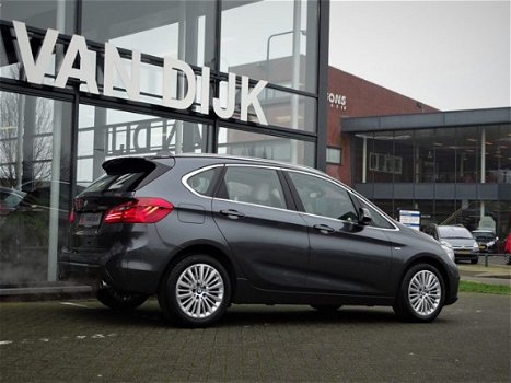 BMW 2-serie Active Tourer - 220i Aut.High Exe Luxury-line Leder Pano.dak Trekhaak Head-up Nav.plus 1 - 1