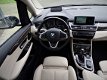 BMW 2-serie Active Tourer - 220i Aut.High Exe Luxury-line Leder Pano.dak Trekhaak Head-up Nav.plus 1 - 1 - Thumbnail