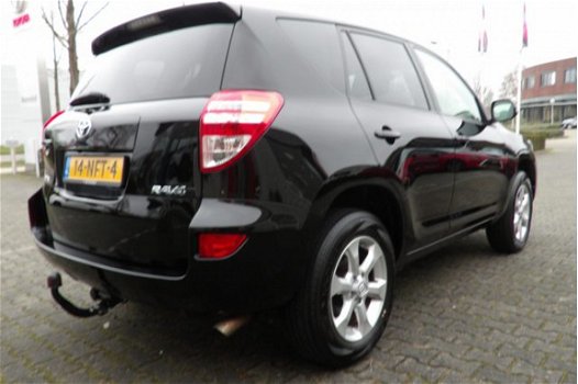 Toyota RAV4 - 2.0 VVTi AWD Executive Business Airco, Navigatie & Trekhaak - 1