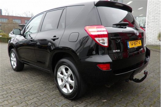 Toyota RAV4 - 2.0 VVTi AWD Executive Business Airco, Navigatie & Trekhaak - 1