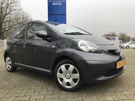 Toyota Aygo - 1.0i-12V 5DR AIRCO ELECTR.RAMEN C.SLOT OP AFSTAND DEALER-ONDERHOUDEN MET ONDERHOUDSHIS - 1