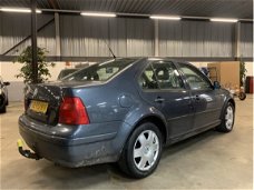 Volkswagen Bora - 2.3 V5 Highline