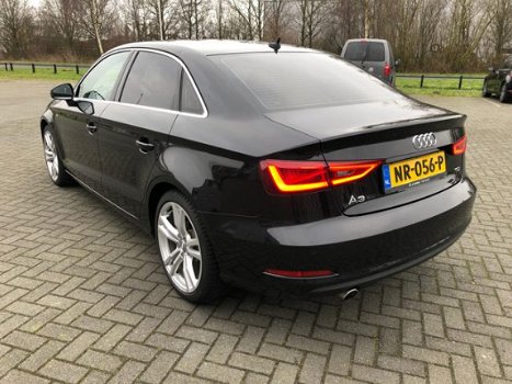 Audi A3 Limousine - 1.6 TDI S line Navigatie leer/alcantara Xenon Parkeerhulp v+a - 1