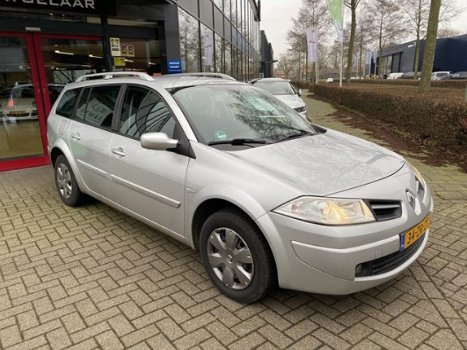 Renault Mégane Grand Tour - 1.6-16V Business Line - 1