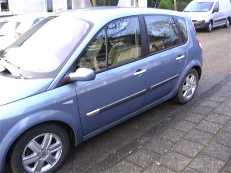 Renault Scénic - 2.0-16V Tech Line - 1