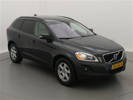 Volvo XC60 - 2.4D Geartronic, Navi, Panoramadak, Leder - 1