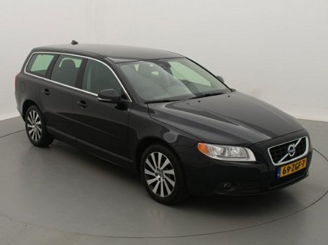 Volvo V70 - T4 Limited Edition - 1