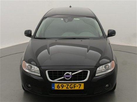 Volvo V70 - T4 Limited Edition - 1
