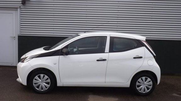 Toyota Aygo - 1.0 VVT-i 69pk 5D x-now | Airco - 1