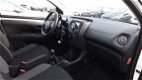 Toyota Aygo - 1.0 VVT-i 69pk 5D x-now | Airco - 1 - Thumbnail