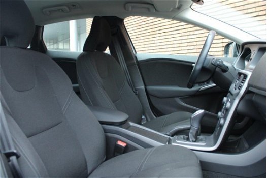 Volvo V40 - 1.6 T3 Kinetic - 1