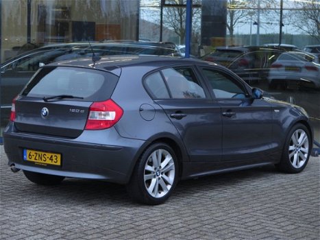 BMW 1-serie - 120D 5-DRS AUT. | NAVI | LEDER | SPORTSTOELEN | CRUISE - 1