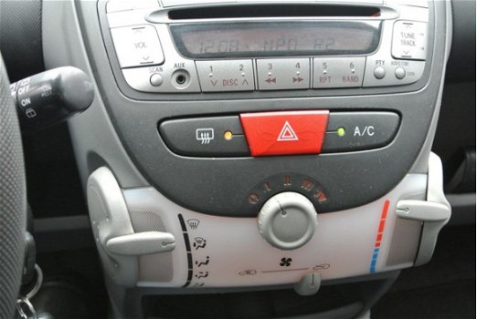 Toyota Aygo - 1.0 12V VVT-I 5DRS - 1