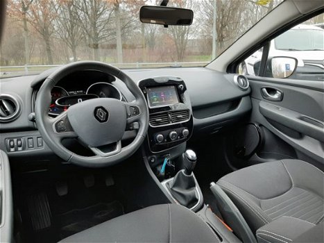 Renault Clio Estate - TCe 90PK Limited AIRCO / NAVI / 1e EIGENAAR-DEALER ONDERHOUDEN / PARKEERSENSOR - 1