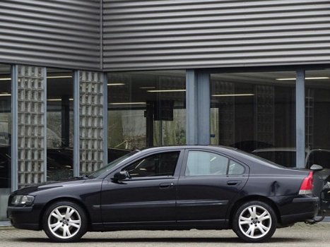 Volvo S60 - 2.4 140PK AUT EDITION APK T/M NOV 2020 - 1