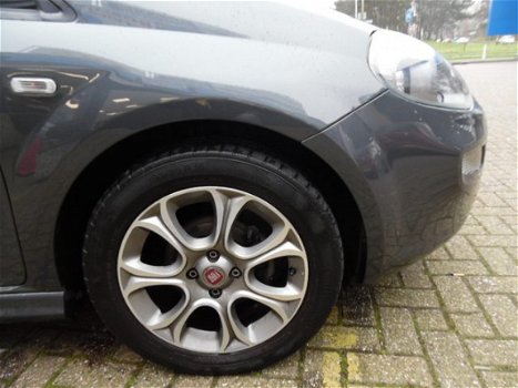 Fiat Punto Evo - 0.9 TwinAir Lounge AUTOM. AIRCO CRUISE CONTROL Financiering vanaf € 167, 00 per maa - 1