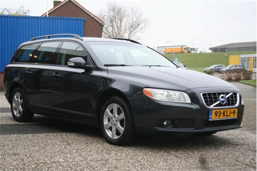 Volvo V70 - 2.0D 100KW Limited Edition - 1