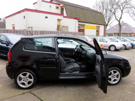 Volkswagen Polo - 1.4-16V Athene // Airco, LM velg Zwart // - 1