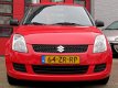 Suzuki Swift - 1.3 Base // 5 Deurs , Dealer onderh , 1e eig // - 1 - Thumbnail