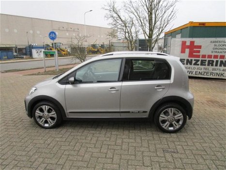 Volkswagen Up! - 1.0 BMT cross up - 1