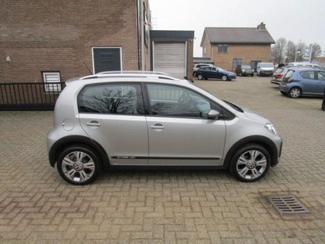 Volkswagen Up! - 1.0 BMT cross up - 1