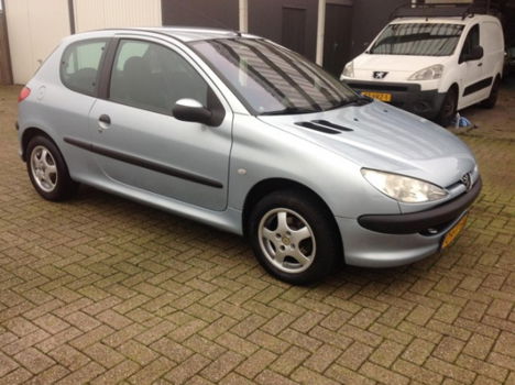 Peugeot 206 - 1.4 Pop' Art nieuwe apk bij aflevering - 1