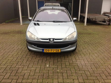 Peugeot 206 - 1.4 Pop' Art nieuwe apk bij aflevering - 1