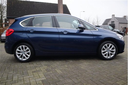 BMW 2-serie Active Tourer - 218i High Executive | Automaat | Navi | Comfort Leder | Stoelverwarming - 1