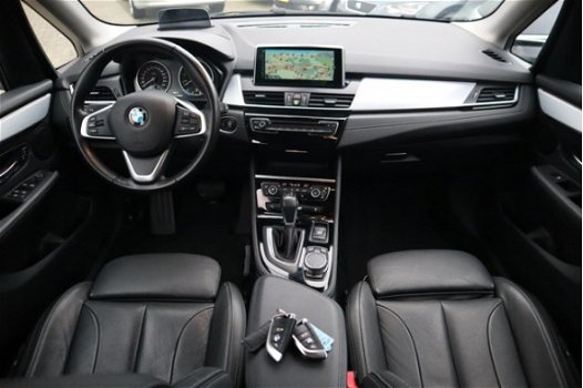 BMW 2-serie Active Tourer - 218i High Executive | Automaat | Navi | Comfort Leder | Stoelverwarming - 1