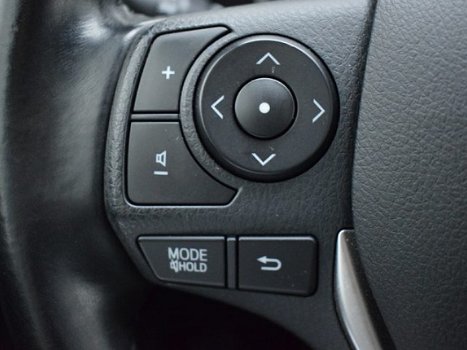Toyota Auris - 1.8 Hybrid Lease+ | Panoramadak | Parkeersensoren voor & achter | - 1