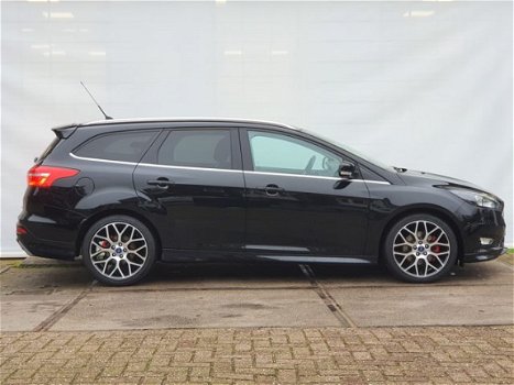 Ford Focus Wagon - 1.5 150PK Titanium SPORT | 18 inch LM | Keyless | Winterpack | PrivacyGlass | Dea - 1