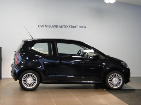 Volkswagen Up! - High UP 75PK Navigatie - 1