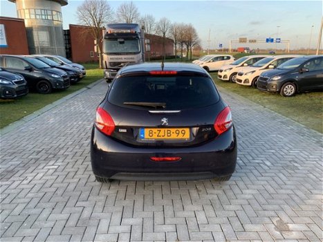 Peugeot 208 - 1.2 PureTech Style 5 deurs | navigatie | climate controle | NEFKENS DEAL | - 1