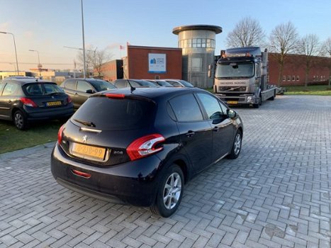 Peugeot 208 - 1.2 PureTech Style 5 deurs | navigatie | climate controle | NEFKENS DEAL | - 1