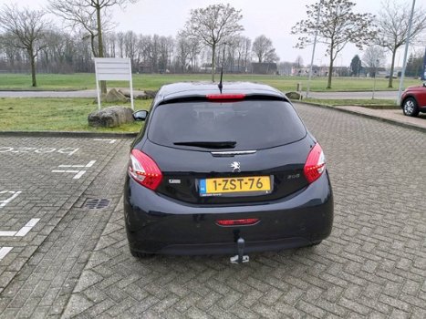 Peugeot 208 - 1.2 PureTech Style Pack *CLIMA*CRUISE*LMW* | NEFKENS DEAL | - 1