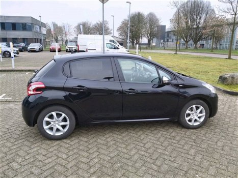 Peugeot 208 - 1.2 PureTech Style Pack *CLIMA*CRUISE*LMW* | NEFKENS DEAL | - 1